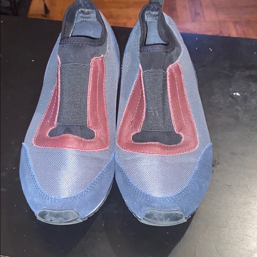 Aerosols sneakers size 8.5